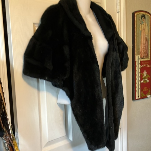 Fashioned in Tudor City by Malden Mills Cape Wrap Faux Fur Size Med Circa 1960’s - Picture 4 of 11